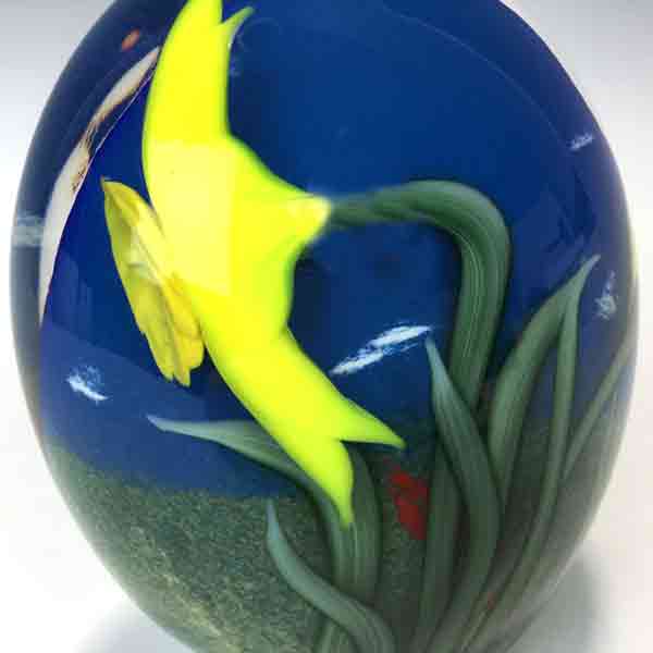 Daffodil Freeform Paperweight by Chris Sherwin - Image 4